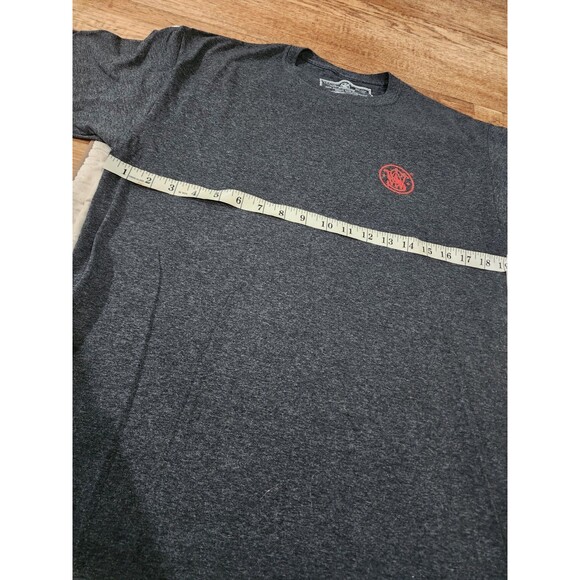 Smith & Wesson Men's Medium M Gray Top "Expect the Best" Logo Graphic T-Shirt - Picture 4 of 6